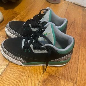 Jordan 3’s “pine green”